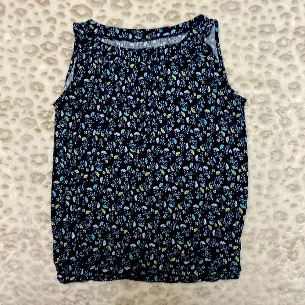Women’s medium sleeveless top